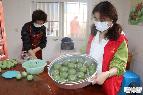 51吃瓜北京朝阳群众热心吃瓜，积极参与社区活动，共同分享美食与欢乐，展现邻里和谐新风貌